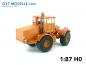 Preview: Traktor Kirovets K700 gelborange mit Motorverkleidung